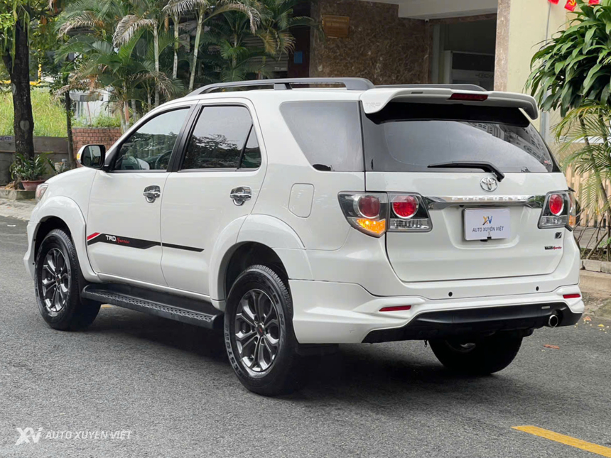 Toyota Fortuner TRD Sportivo 4x2AT 2016 Toyota Fortuner TRD Sportivo 4x2AT 2016