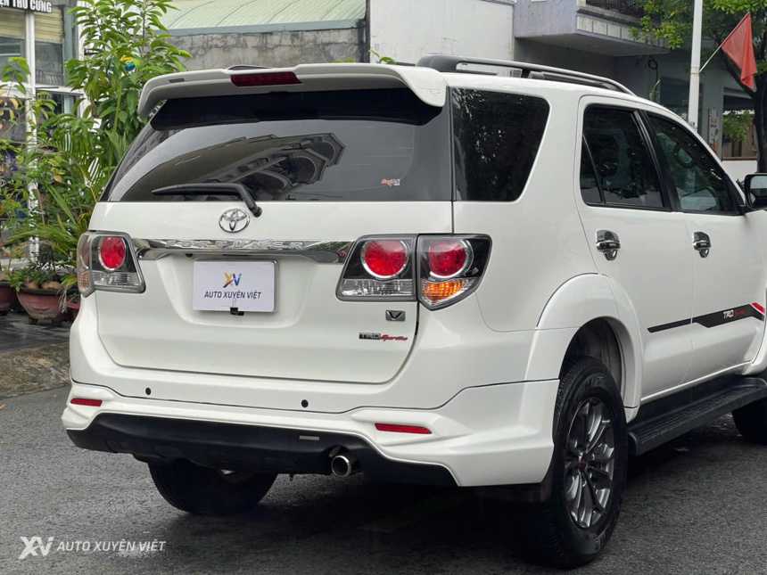 Toyota Fortuner TRD Sportivo 4x2AT 2016 Toyota Fortuner TRD Sportivo 4x2AT 2016