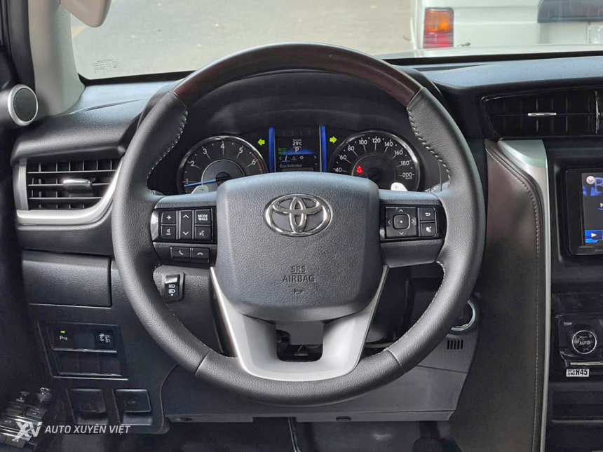 Toyota Fortuner 2.7V 4x2AT 2016