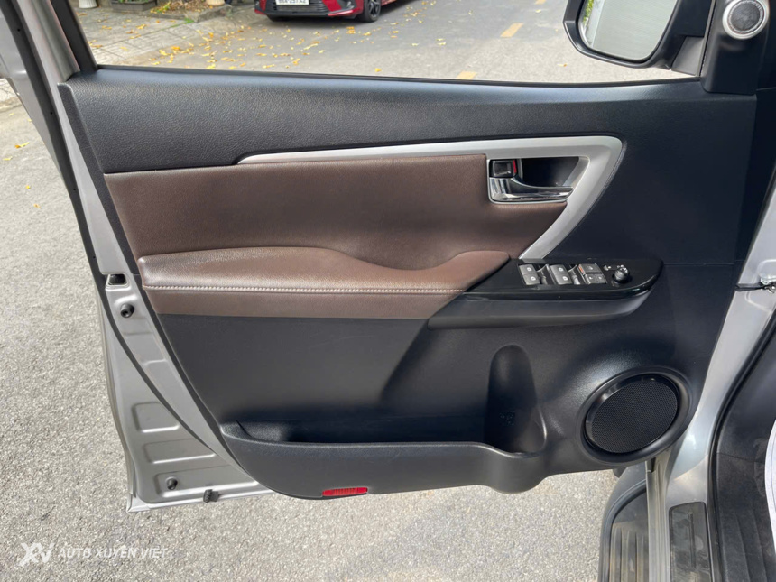 Toyota Fortuner 2.7V 4x2AT 2016