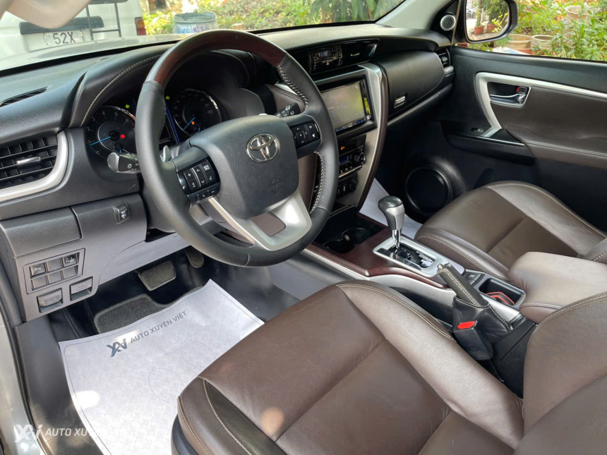 Toyota Fortuner 2.7V 4x2AT 2016