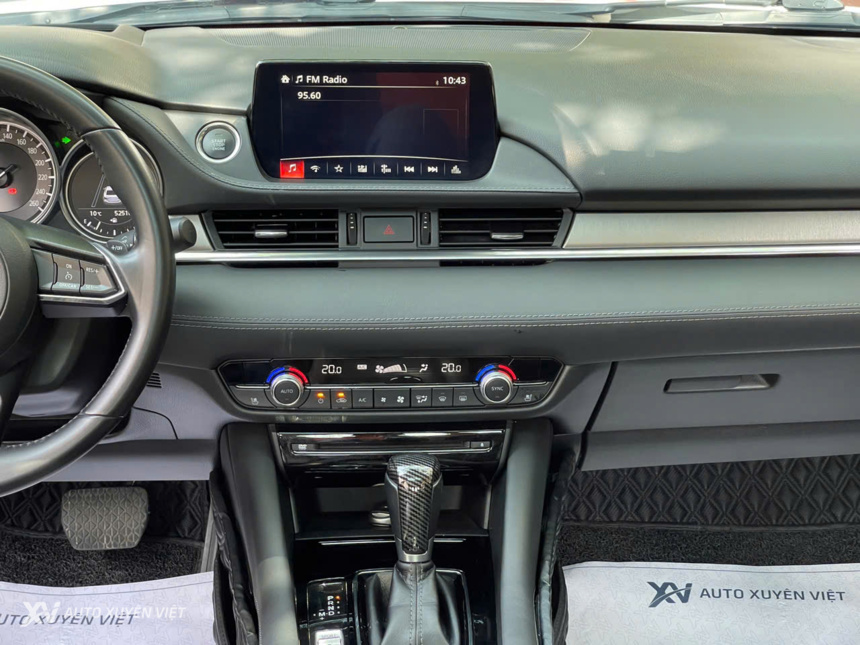 Mazda 6 2.0AT Premium 2020  Mazda 6 2.0AT Premium 2020