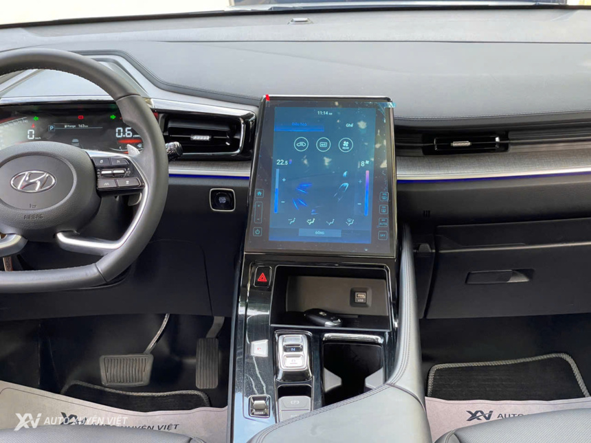 Hyundai Custin 2.0T Cao Cấp 2023