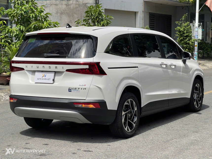 Hyundai Custin 2.0T Cao Cấp 2023