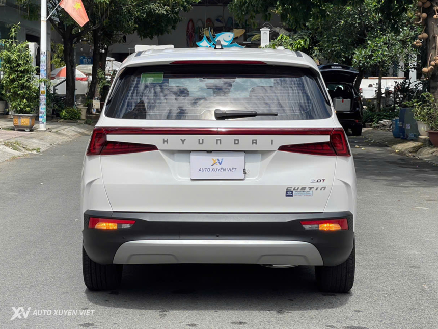Hyundai Custin 2.0T Cao Cấp 2023