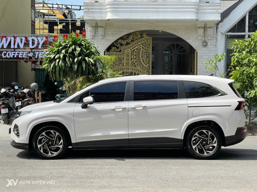 Hyundai Custin 2.0T Cao Cấp 2023