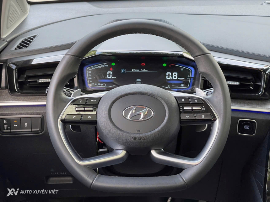 Hyundai Custin 2.0T Cao Cấp 2023