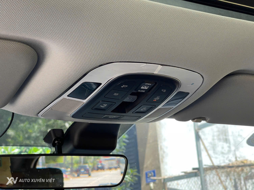 Hyundai Custin 2.0T Cao Cấp 2023