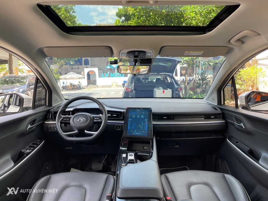 Hyundai Custin 2.0T Cao Cấp 2023