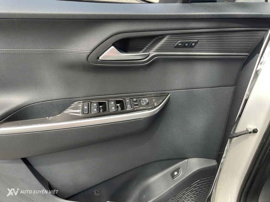 Hyundai Custin 2.0T Cao Cấp 2023