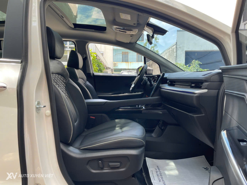 Hyundai Custin 2.0T Cao Cấp 2023