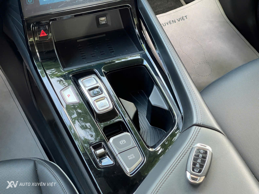 Hyundai Custin 2.0T Cao Cấp 2023