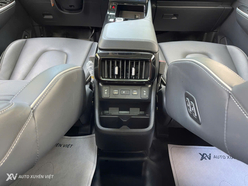 Hyundai Custin 2.0T Cao Cấp 2023