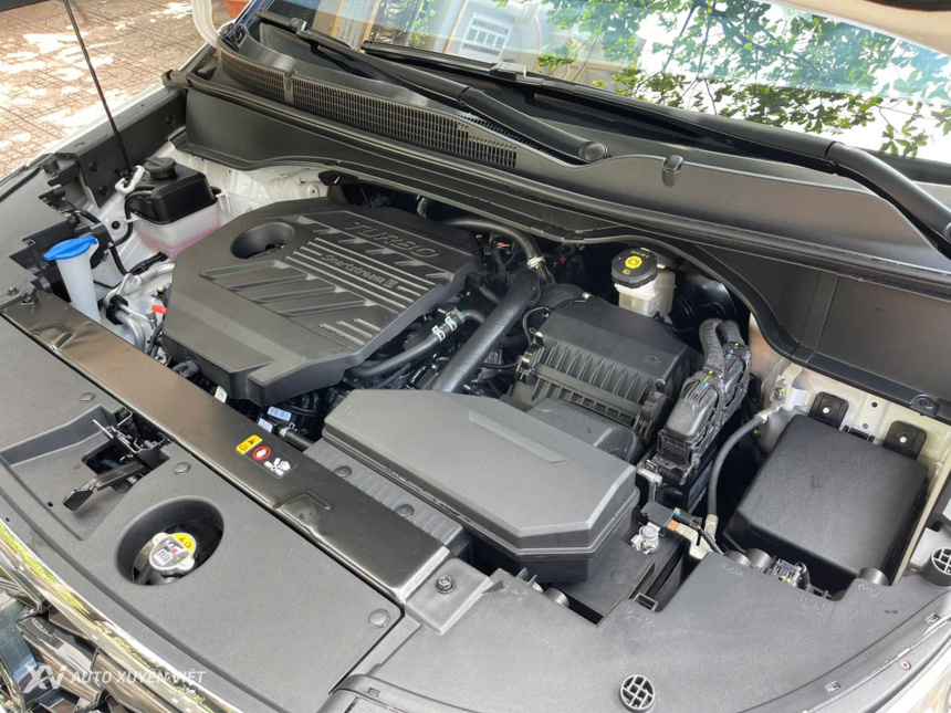 Hyundai Custin 2.0T Cao Cấp 2023