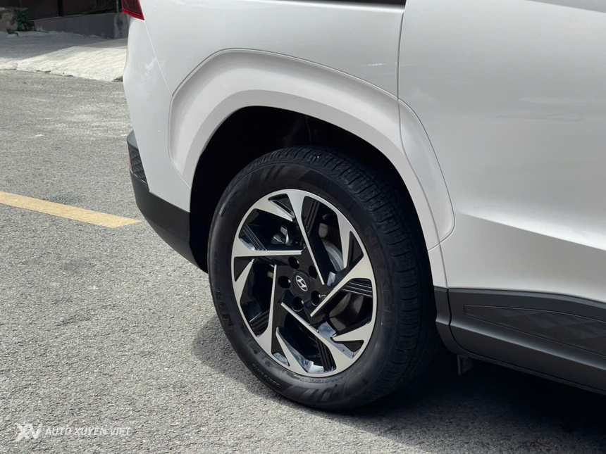 Hyundai Custin 2.0T Cao Cấp 2023