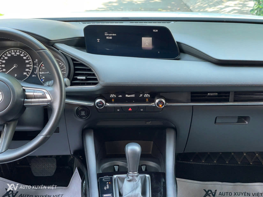 Mazda 3 1.5AT Luxury 2023 Mazda 3 1.5AT Luxury 2023