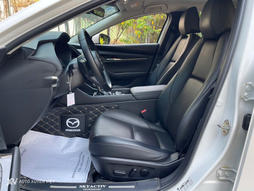 Mazda 3 1.5AT Luxury 2023 Mazda 3 1.5AT Luxury 2023