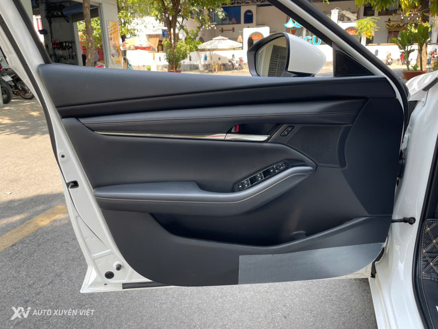 Mazda 3 1.5AT Luxury 2023 Mazda 3 1.5AT Luxury 2023