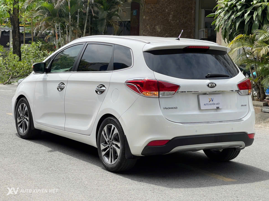Kia Rondo 2.0 GAT 2016 Model 2017 Kia Rondo 2.0 GAT 2016 Model 2017
