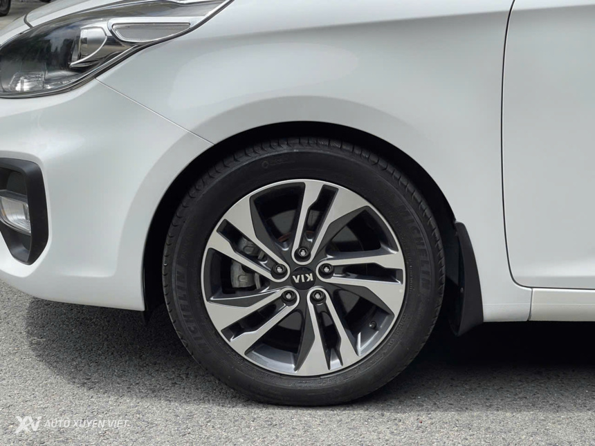 Kia Rondo 2.0 GAT 2016 Model 2017 Kia Rondo 2.0 GAT 2016 Model 2017