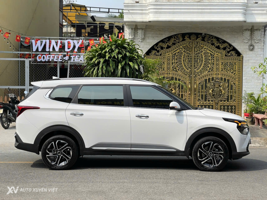 Kia Carens 1.5G Luxury 2024