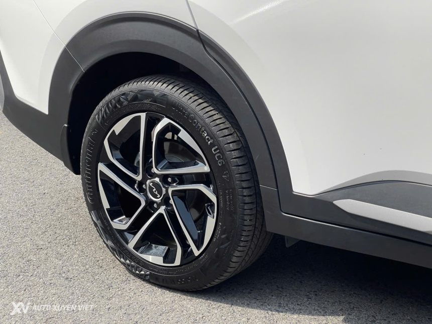 Kia Carens 1.5G Luxury 2024