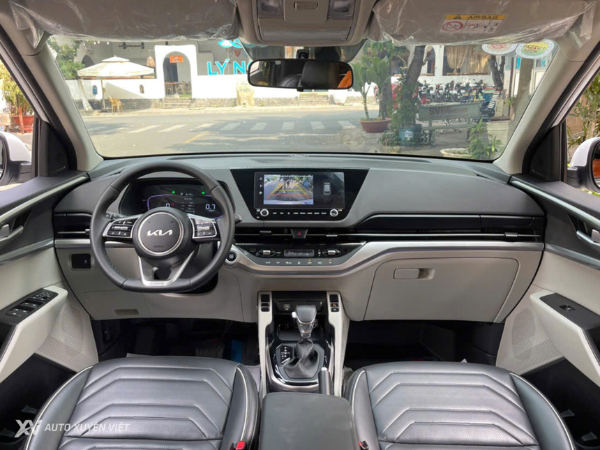 Kia Carens 1.5G Luxury 2024