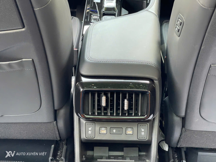 Hyundai Custin 2.0T Cao Cấp 2023 Hyundai Custin 2.0T Cao Cấp 2023