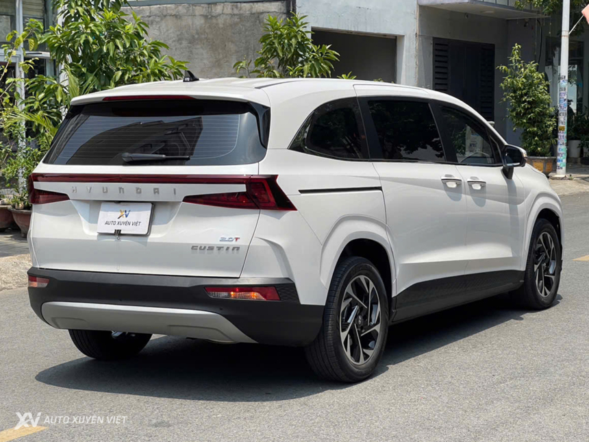 Hyundai Custin 2.0T Cao Cấp 2023 Hyundai Custin 2.0T Cao Cấp 2023