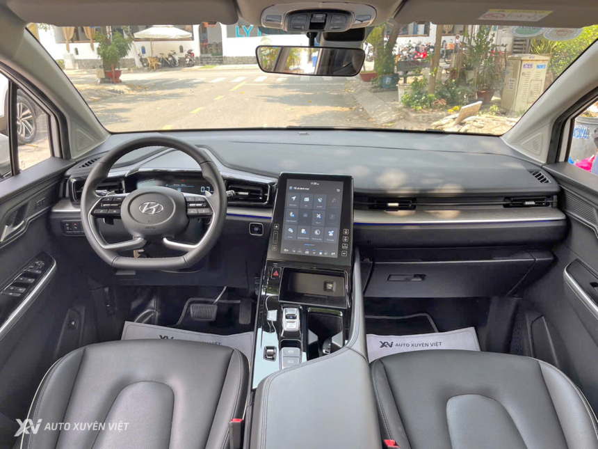 Hyundai Custin 2.0T Cao Cấp 2023 Hyundai Custin 2.0T Cao Cấp 2023