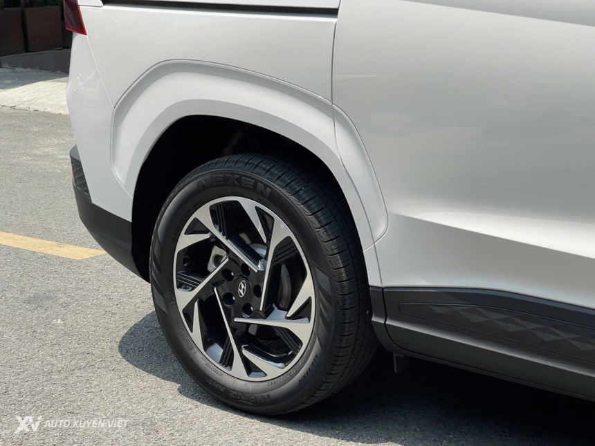 Hyundai Custin 2.0T Cao Cấp 2023 Hyundai Custin 2.0T Cao Cấp 2023