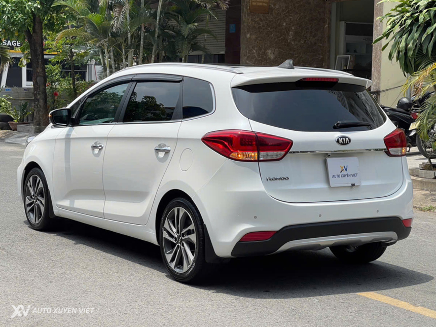 Kia Rondo 2.0 GATH 2016 Mẫu Mới 2017