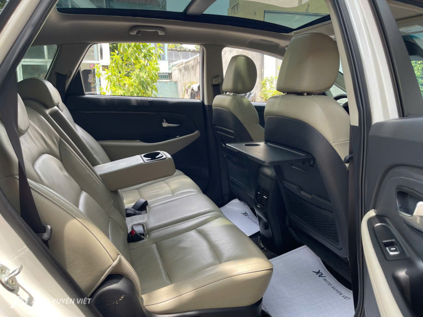 Kia Rondo 2.0 GATH 2016 Mẫu Mới 2017