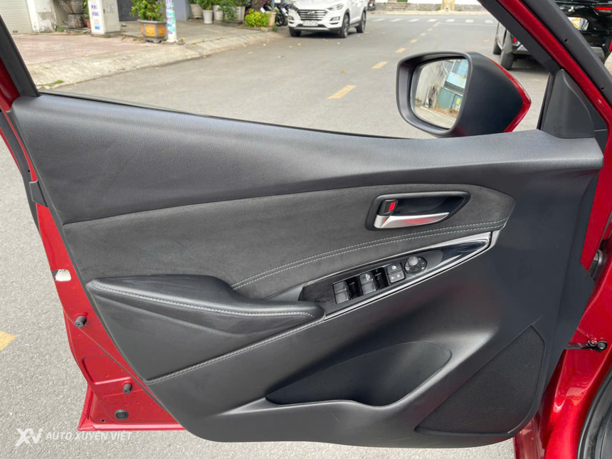 Mazda 2 1.5AT Luxury 2023