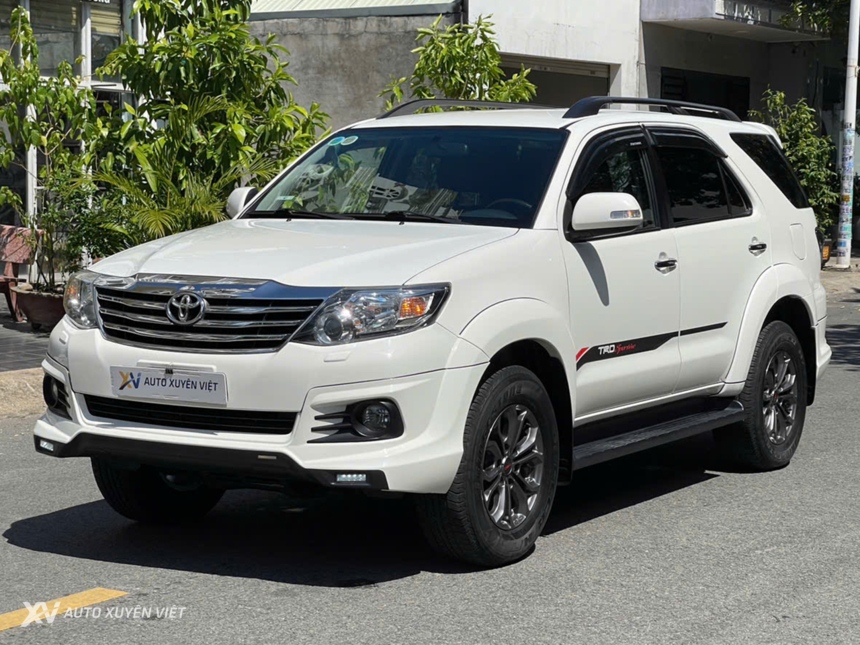Toyota Fortuner TRD Sportivo 4x4AT 2015 Toyota Fortuner TRD Sportivo 4x4AT 2015