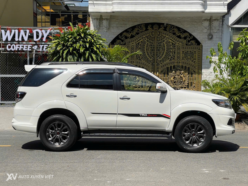 Toyota Fortuner TRD Sportivo 4x4AT 2015 Toyota Fortuner TRD Sportivo 4x4AT 2015
