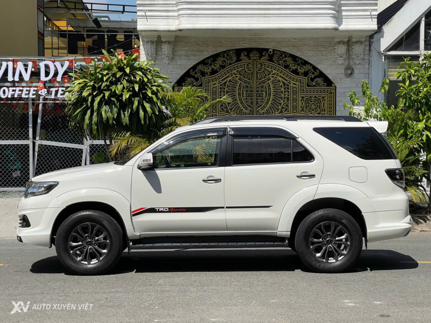 Toyota Fortuner TRD Sportivo 4x4AT 2015 Toyota Fortuner TRD Sportivo 4x4AT 2015