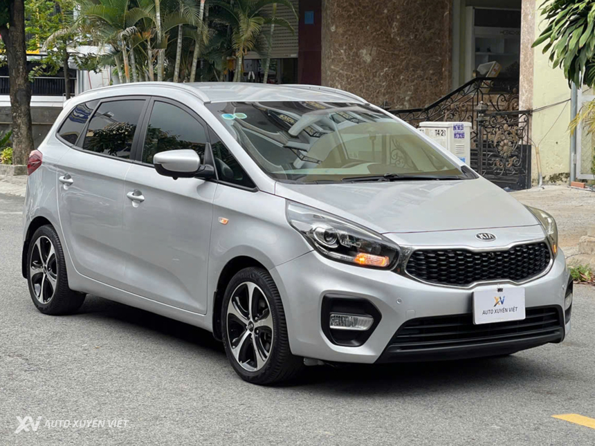 Kia Rondo 2.0 MT 2016 Kia Rondo 2.0 MT 2016