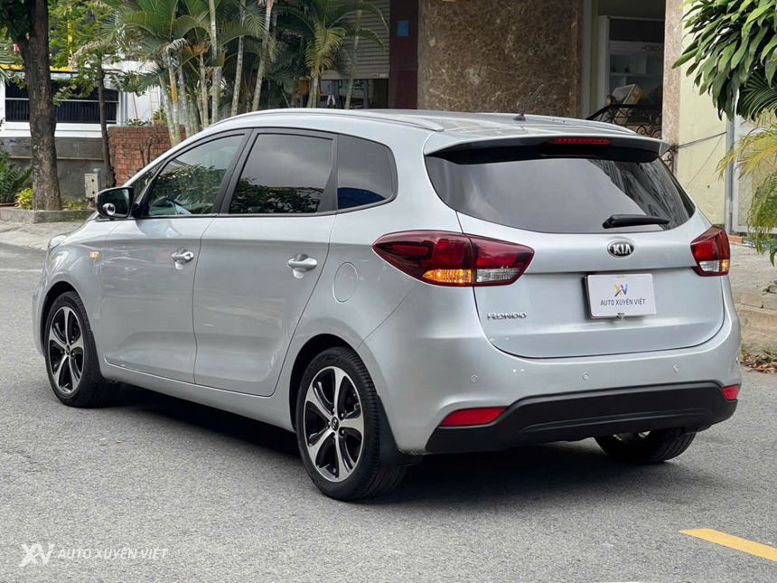 Kia Rondo 2.0 MT 2016 Kia Rondo 2.0 MT 2016