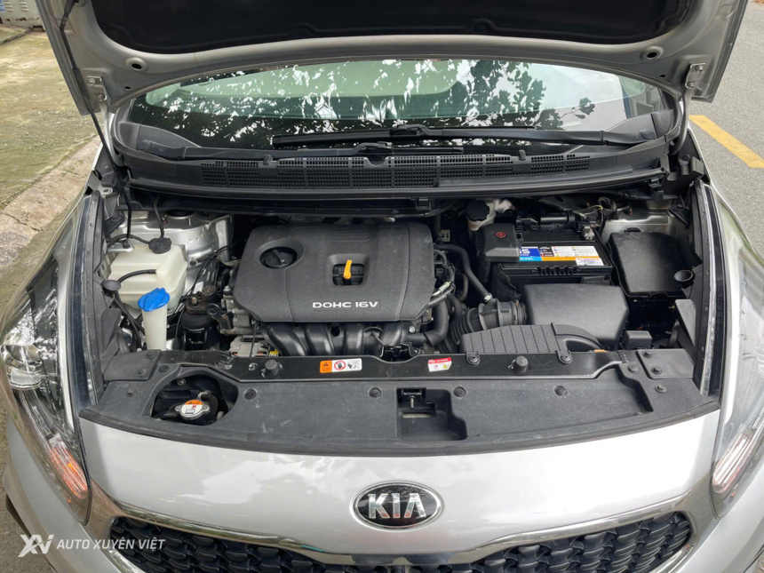 Kia Rondo 2.0 MT 2016 Kia Rondo 2.0 MT 2016