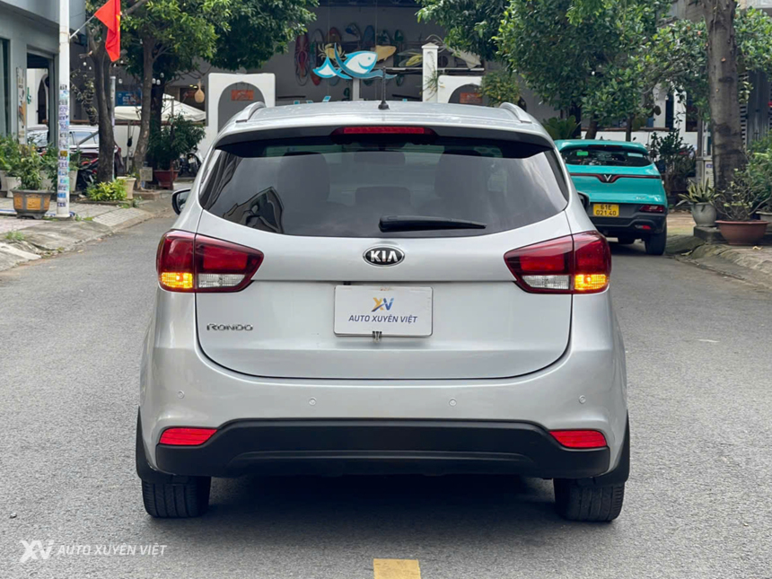 Kia Rondo 2.0 MT 2016 Kia Rondo 2.0 MT 2016