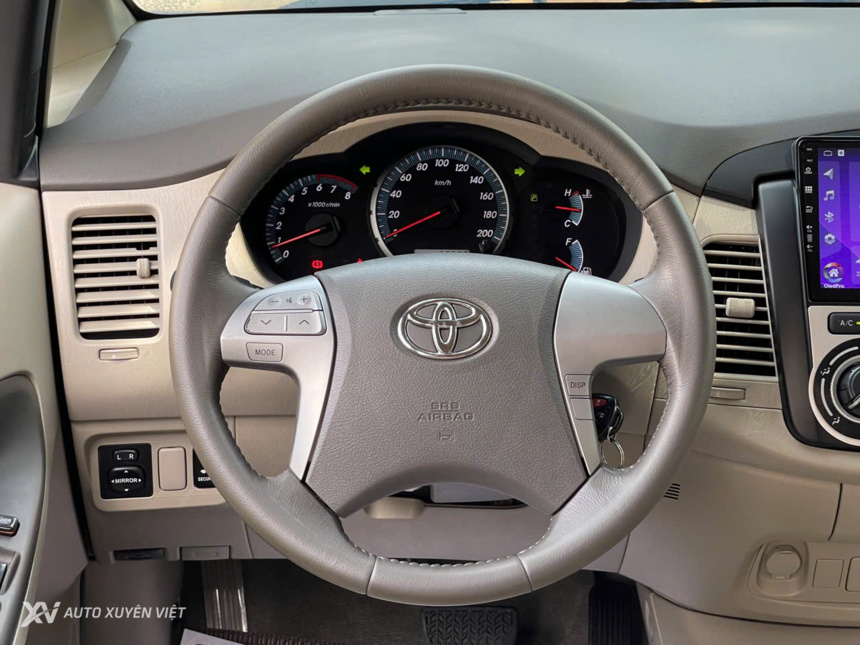 Toyota Innova 2.0 G AT 2013 Toyota Innova 2.0 G AT 2013