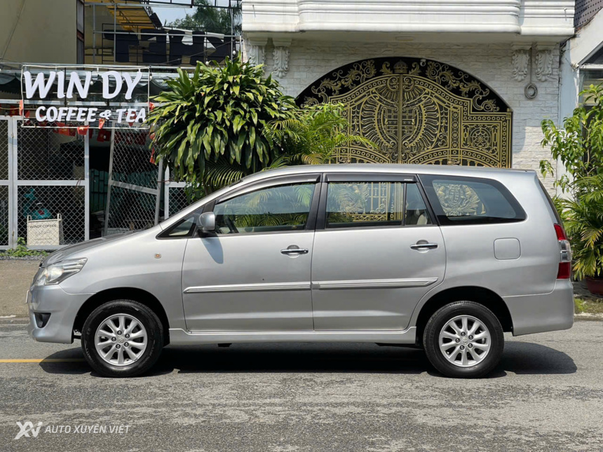 Toyota Innova 2.0 G AT 2013 Toyota Innova 2.0 G AT 2013