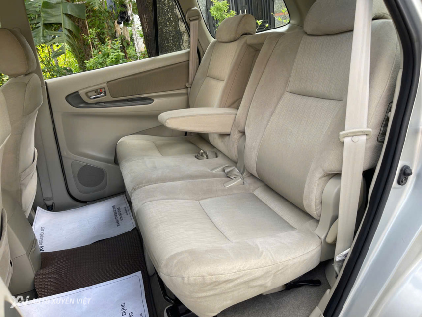 Toyota Innova 2.0 G AT 2013 Toyota Innova 2.0 G AT 2013