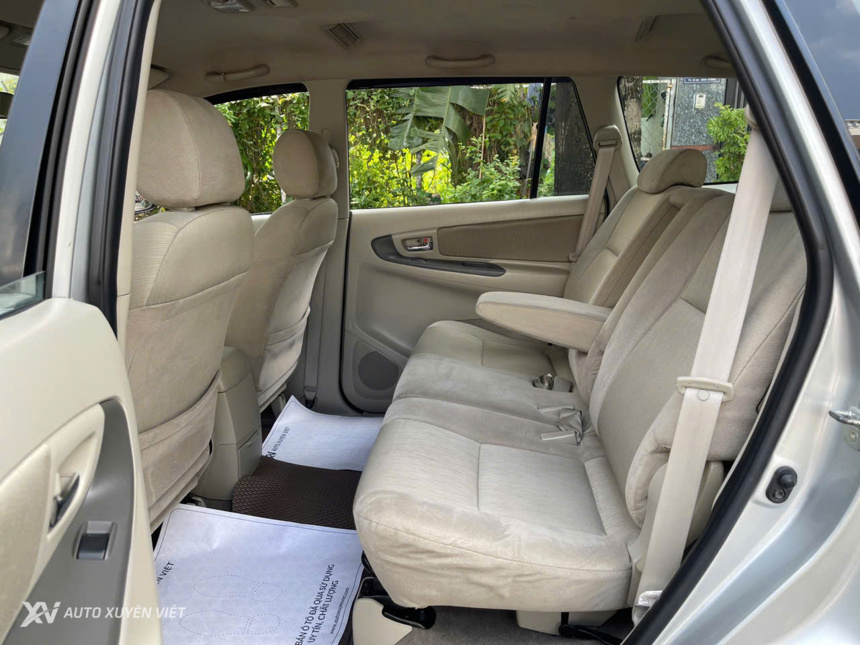 Toyota Innova 2.0 G AT 2013 Toyota Innova 2.0 G AT 2013