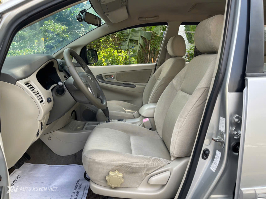 Toyota Innova 2.0 G AT 2013 Toyota Innova 2.0 G AT 2013