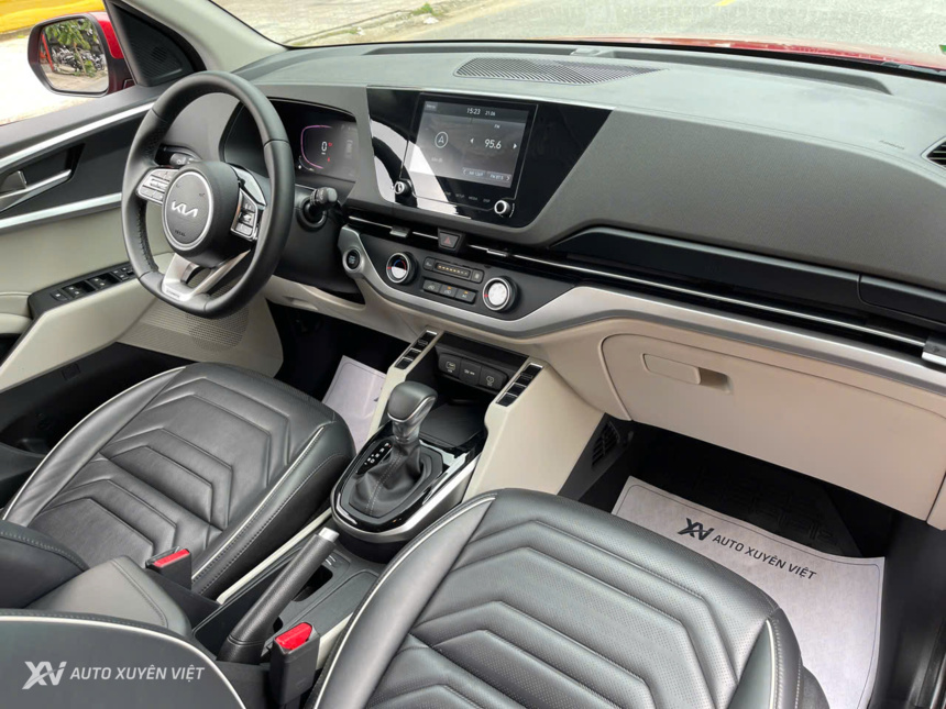 Kia Carens 1.5G IVT 2024