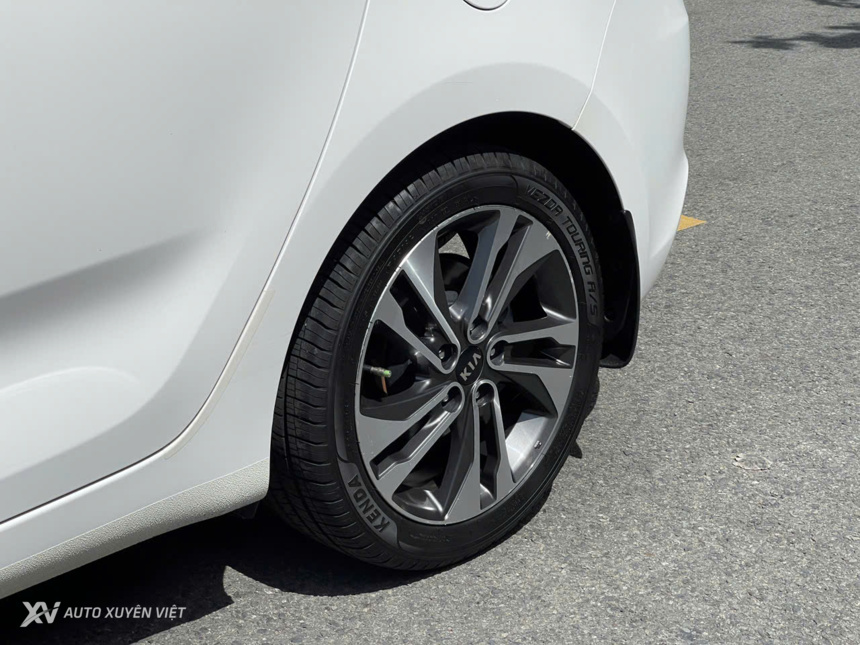 Kia Rondo 2.0 G MT 2022