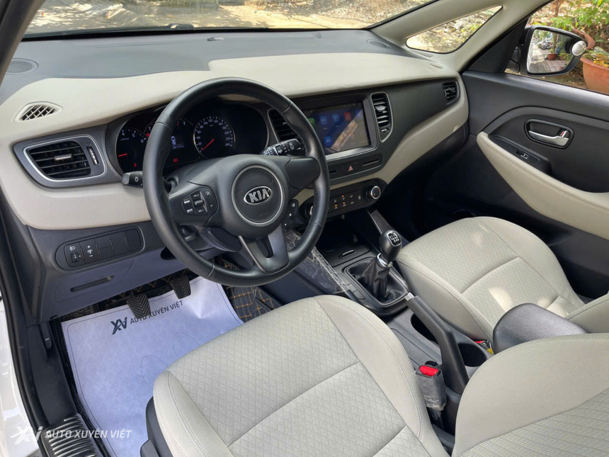 Kia Rondo 2.0 G MT 2022