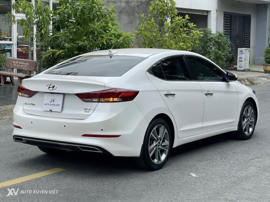 Hyundai Elantra 2.0AT 2018